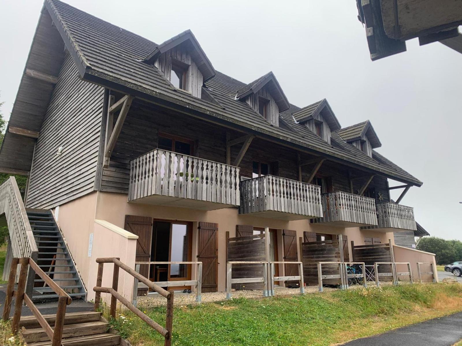 Appartement Dans Residence Bois De La Reine, Besse Et Saint Anastaise Buitenkant foto